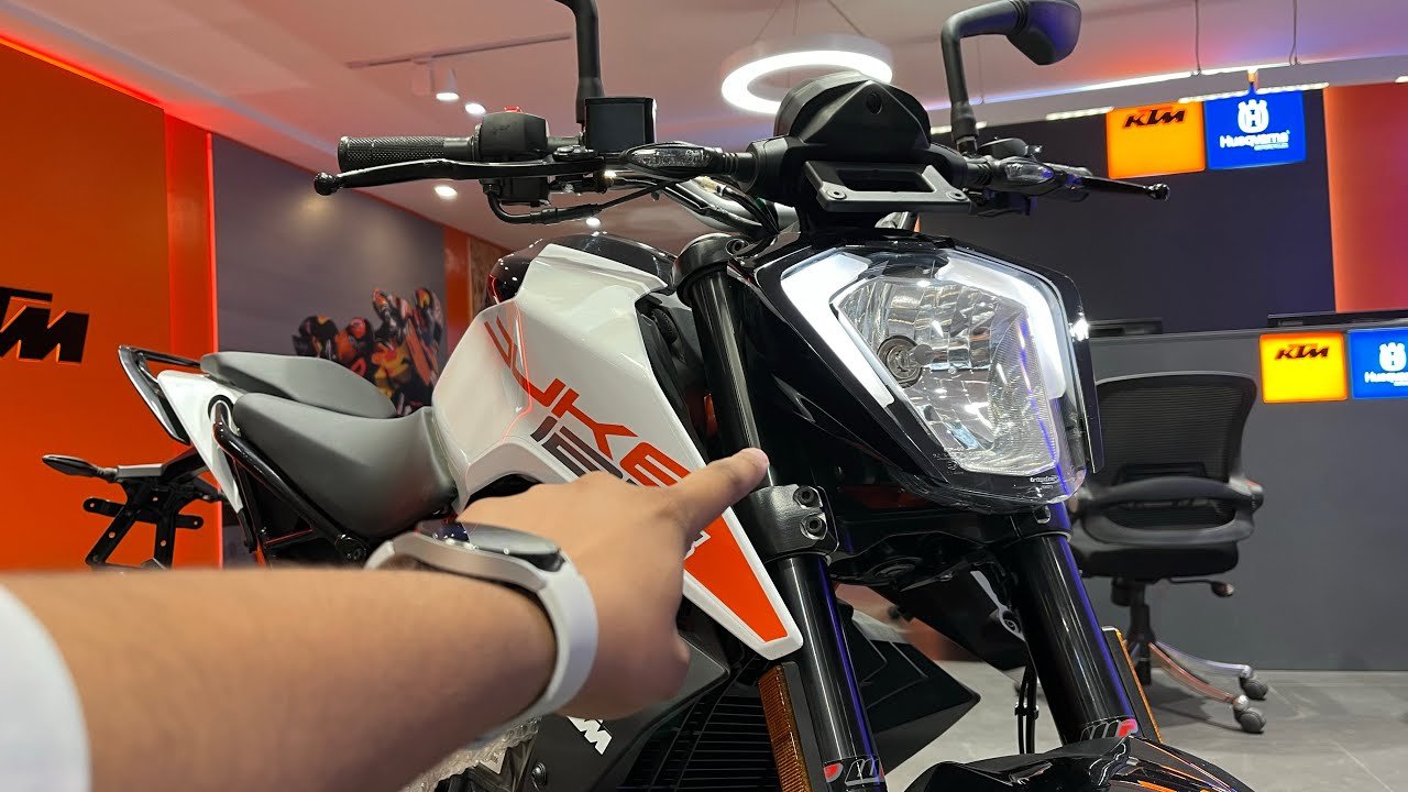 2024 में भी धूम मचाने को तैयार KTM Duke 125! किलर लुक और दमदार इंजन के साथ देखे कीमत