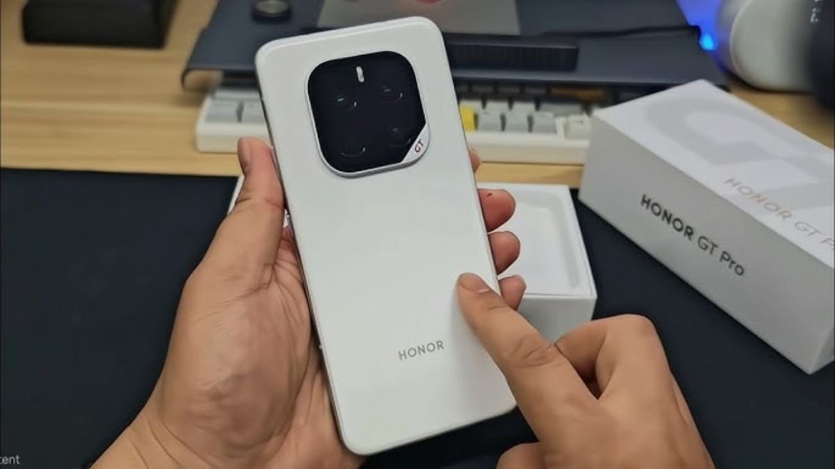 DSLR जैसी कैमरा क्वालिटी के साथ छोकरियों को उलझाने आया Honor का प्रीमियम स्मार्टफोन, देख लो डिटेल
